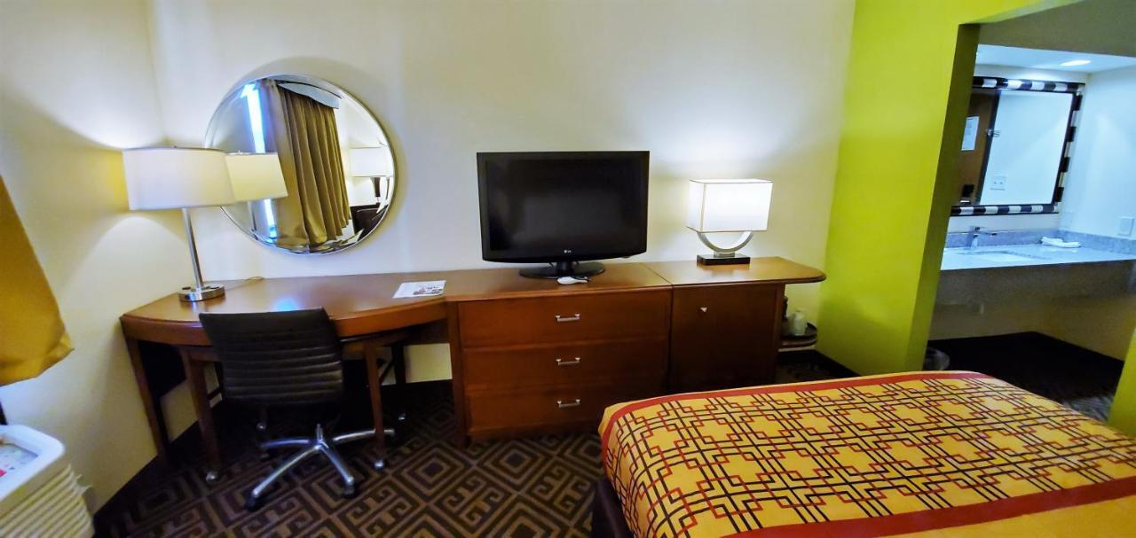 Travel Inn And Suites- Sikeston Miner I-55 Exit-67 Eksteriør billede